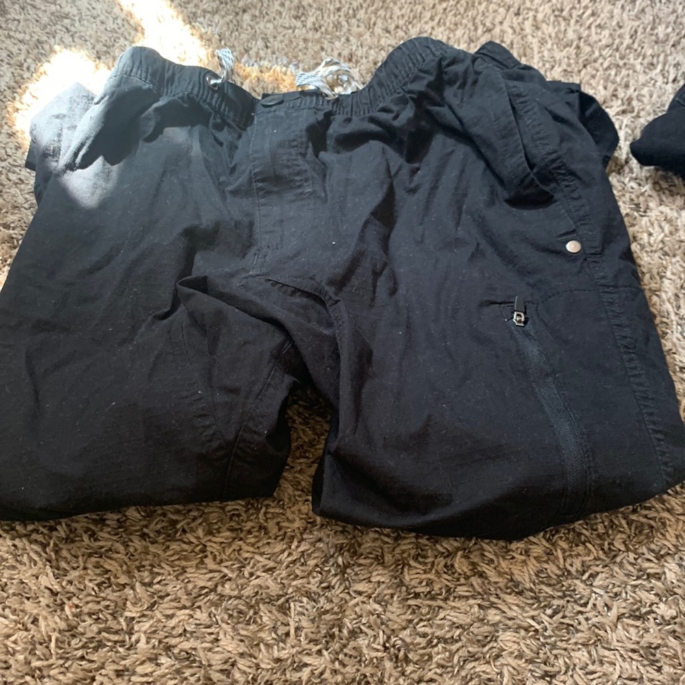 I’m selling medium joggers